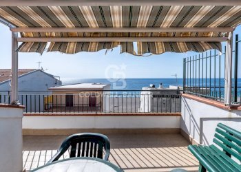 Foto 1 - Trilocale via spiaggia
 
115, Mascali - foto 1