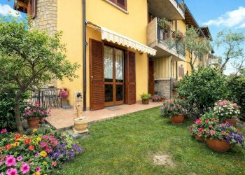 Giardino - Bilocale via Giovanni da Verrazzano, 2, Albano Sant'Alessandro - foto 1