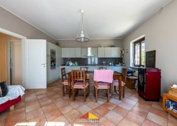 Salone - Villa Frazione Ruata Eandi, Saluzzo - photo 20