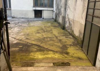 Cortile interno - Box via Isonzo, 66, Torino (neighborhood San Paolo) - photo 6