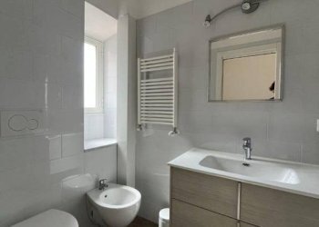 Bagno - Trilocale via Salaria, 95, Roma - foto 7