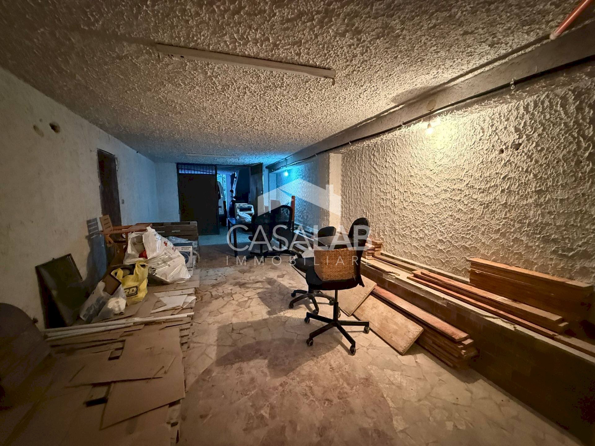 Foto 1 - Warehouse via Papa Giovanni II
 
snc, Carini - photo 1