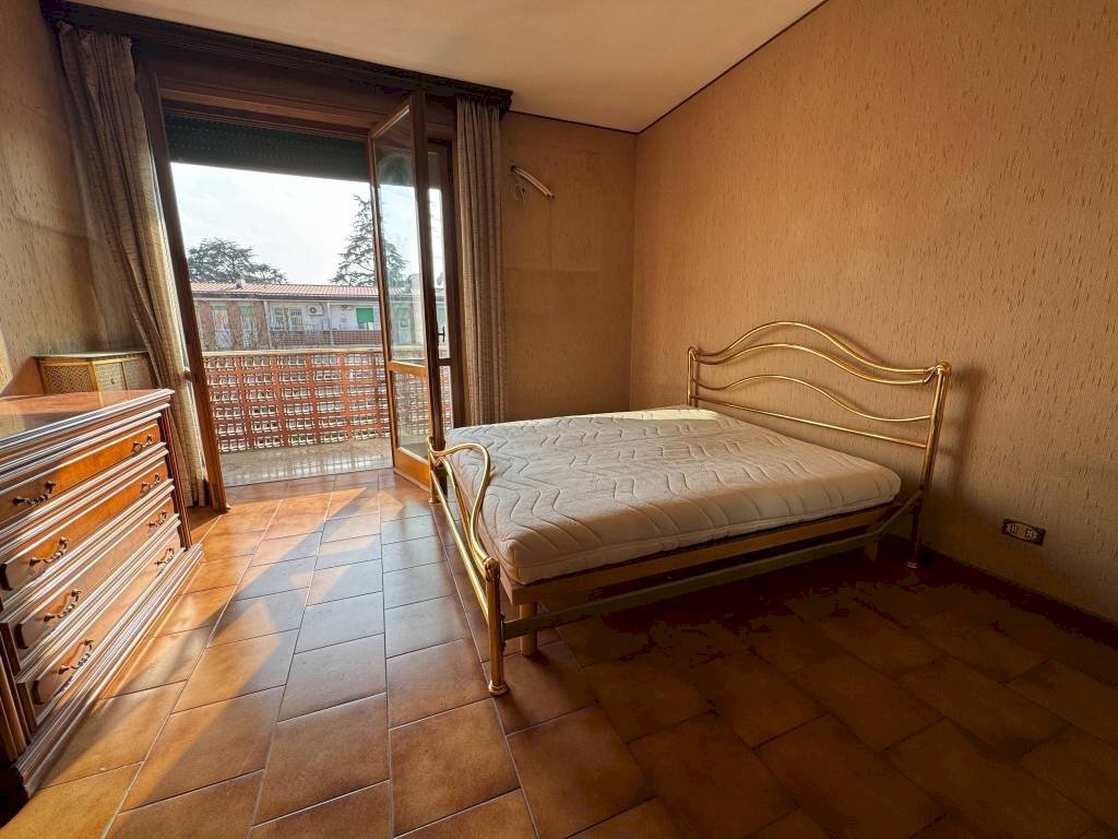 Camera da letto - Quadrilocale via Wolfgang Amadeus Mozart, 13, Bologna (zona Barca) - foto 3