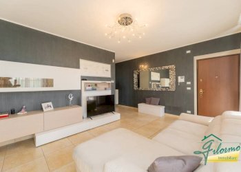 Salone - Appartamento strada Marsè, Moncalieri - foto 2