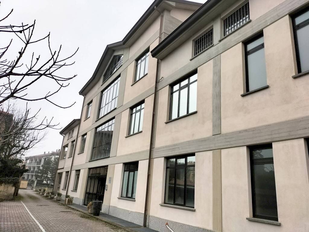 Facciata - Warehouse via Luigi Mercantini, 15, Varese - photo 2