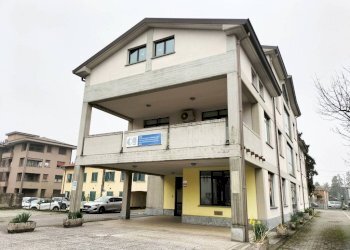 Facciata - Warehouse via Luigi Mercantini, 15, Varese - photo 1