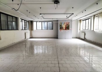 Interno non residenziale - Warehouse via Luigi Mercantini, 15, Varese - photo 12