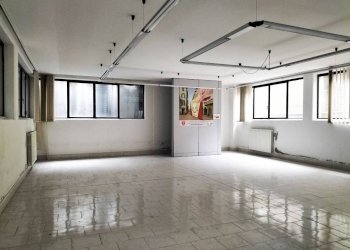 Interno non residenziale - Warehouse via Luigi Mercantini, 15, Varese - photo 17