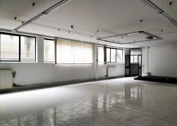 Interno non residenziale - Warehouse via Luigi Mercantini, 15, Varese - photo 20