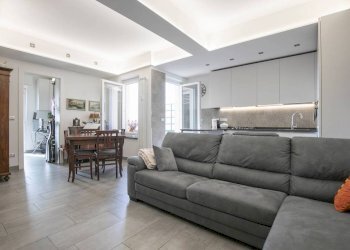 Salone - Quadrilocale via Gian Battista Monti, 20, Genova (zona Sampierdarena) - foto 1