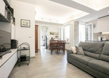 Salone - Quadrilocale via Gian Battista Monti, 20, Genova (zona Sampierdarena) - foto 2