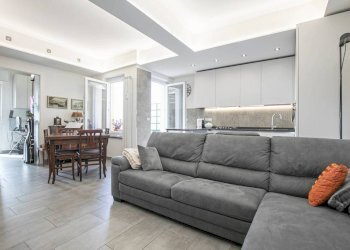 Salone - Quadrilocale via Gian Battista Monti, 20, Genova (zona Sampierdarena) - foto 3