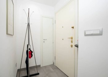 Ingresso - Quadrilocale via Gian Battista Monti, 20, Genova (zona Sampierdarena) - foto 37