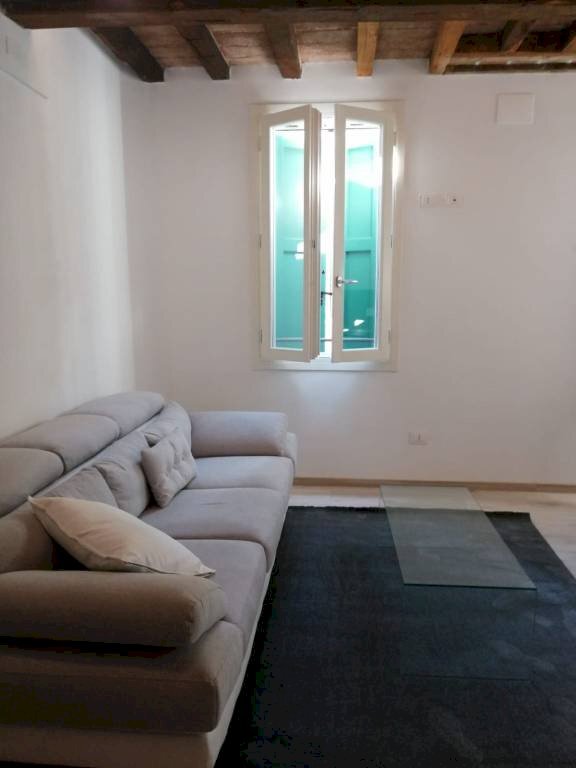 Salone - Three-room apartment via delle Rose, Modena (neighborhood Centro Storico) - photo 3