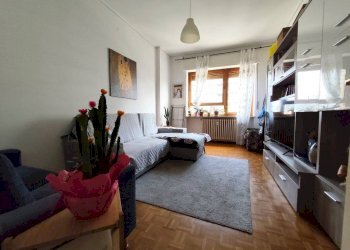 Salone - Appartamento via Ettore Rosa, Cuneo (zona Donatello) - foto 2