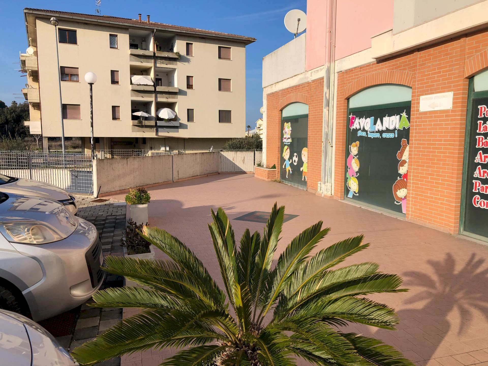 Foto 1 - Locale Commerciale via nazionale
 
197, Tortoreto - foto 1