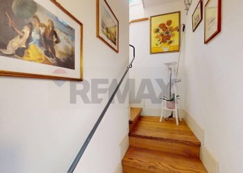 Hall / corridoio - Casa indipendente Via Pozzoni
 
17 H, Genova - foto 19