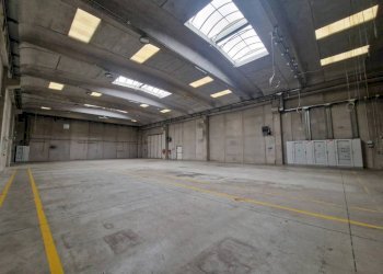 Interno non residenziale - Capannone via Ticino, Nerviano - foto 4