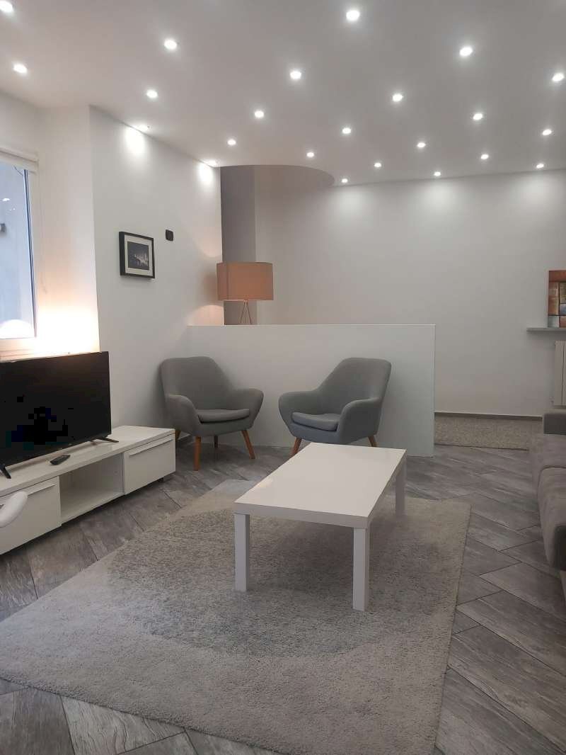 Soggiorno - Two-room apartment via SAN FRANCESCO D'ASSISI, 2, Torino (neighborhood Centro) - photo 1