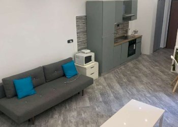 Soggiorno - Two-room apartment via SAN FRANCESCO D'ASSISI, 2, Torino (neighborhood Centro) - photo 6