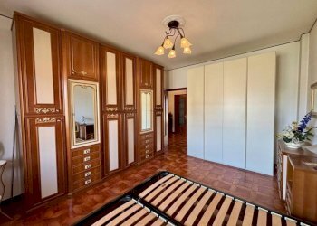 Camera da letto - Three-room apartment via Luigi Tegas, 42, Luserna San Giovanni - photo 12