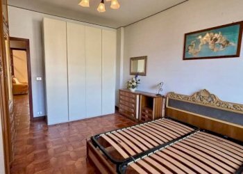 Camera da letto - Three-room apartment via Luigi Tegas, 42, Luserna San Giovanni - photo 13