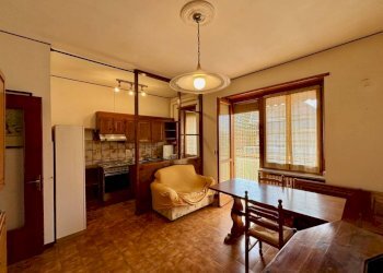 Soggiorno - Three-room apartment via Luigi Tegas, 42, Luserna San Giovanni - photo 1