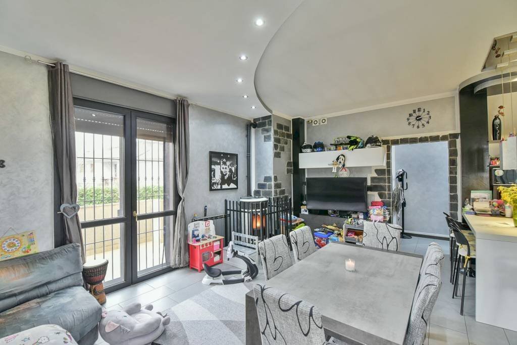 Salone - Trilocale via Edmondo De Amicis, 23/25, Giussano - foto 3