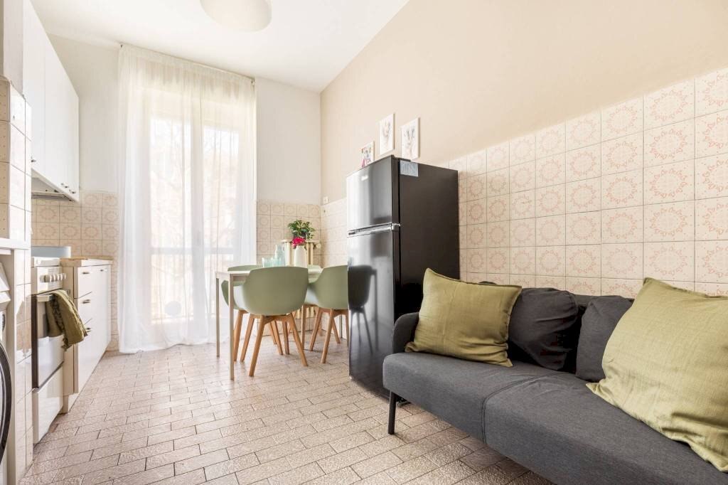 Salone - Trilocale via Giovanni Pezzotti, 10, Milano - foto 2