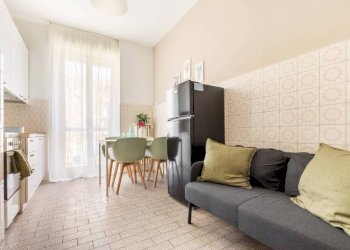 Salone - Trilocale via Giovanni Pezzotti, 10, Milano - foto 2