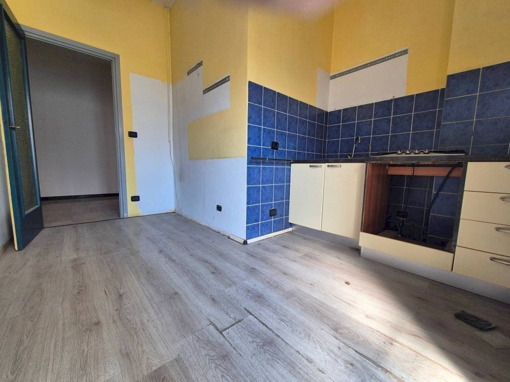 Cucina - Trilocale corso Nizza, 57, Cuneo (zona Centro) - foto 3