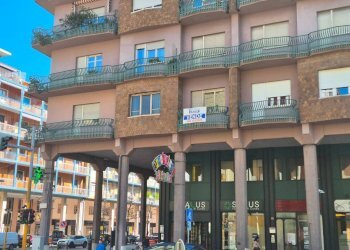 Facciata - Trilocale corso Nizza, 57, Cuneo (zona Centro) - foto 2