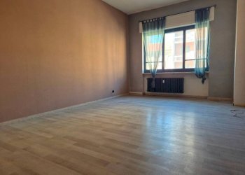 Camera da letto - Trilocale corso Nizza, 57, Cuneo (zona Centro) - foto 13