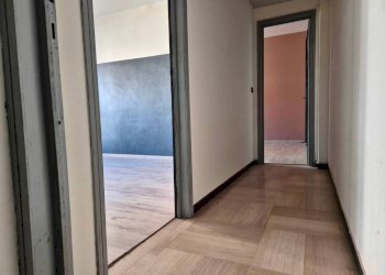 Corridoio - Three-room apartment corso Nizza, 57, Cuneo (neighborhood Centro) - photo 21