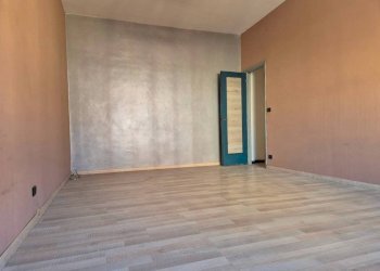 Camera da letto - Trilocale corso Nizza, 57, Cuneo (zona Centro) - foto 27