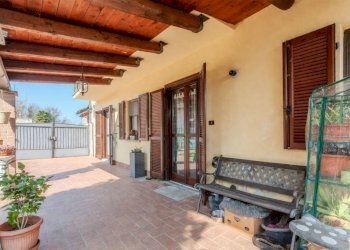 Veranda - Villa Frazione Bricco Visconti Sud, 14, Valfenera - foto 4