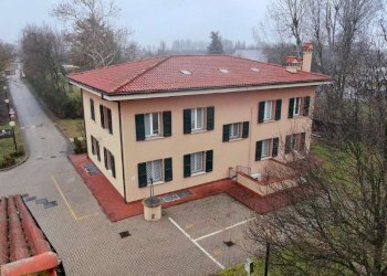 whatsapp image 2026-01-19 at 00.46.32 (2) - Office via Cadriano, Bologna (neighborhood San Donato) - photo 22