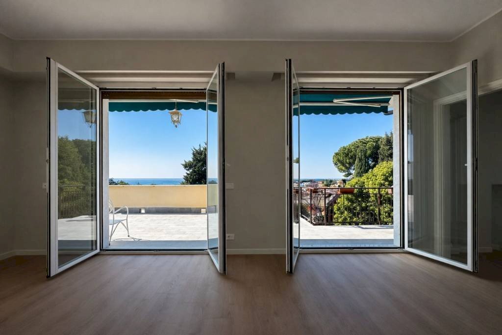 Terrazzo - Attico viale Quartara, 39b, Genova (zona Quarto) - foto 1