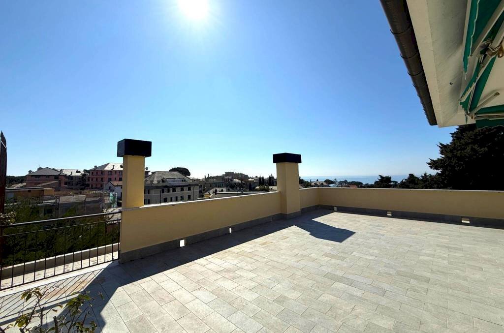 Facciata - Attico viale Quartara, 39b, Genova (zona Quarto) - foto 3