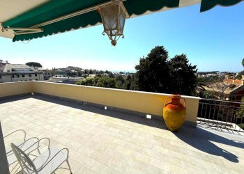 Facciata - Attico viale Quartara, 39b, Genova (zona Quarto) - foto 4