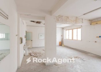 Interno non residenziale - Appartamento via Generale Francesco Pignatelli, 11, Napoli - foto 8