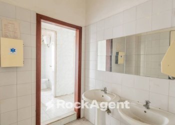 Bagno - Appartamento via Generale Francesco Pignatelli, 11, Napoli - foto 17