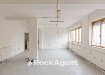 Stanza non arredata - Appartamento via Generale Francesco Pignatelli, 11, Napoli - foto 19