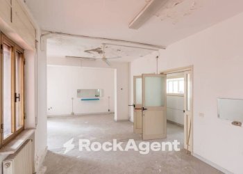 Stanza non arredata - Appartamento via Generale Francesco Pignatelli, 11, Napoli - foto 30