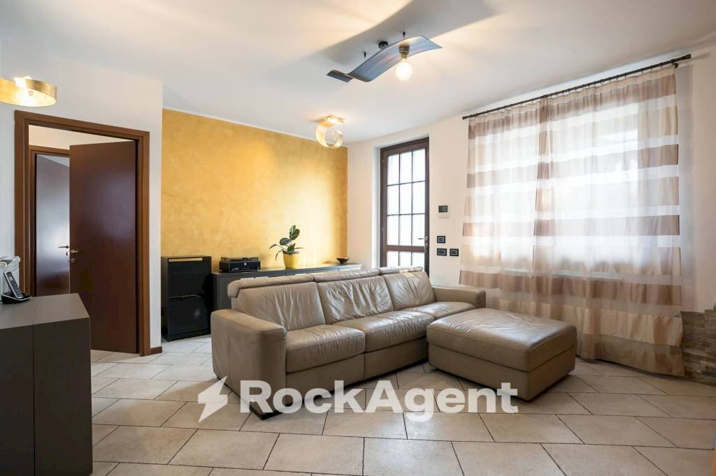 Salone - Three-room apartment via Sandro Pertini, 22, Treviolo - photo 2