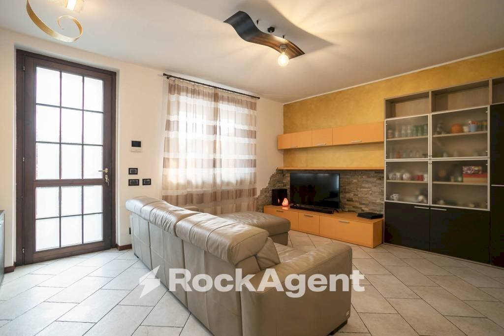 Salone - Three-room apartment via Sandro Pertini, 22, Treviolo - photo 3