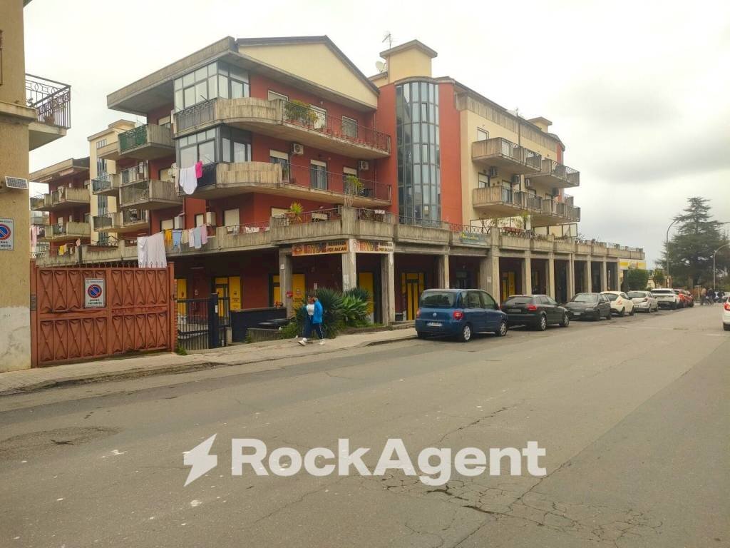 Facciata - Box viale Libertà, 188, Giarre - photo 2