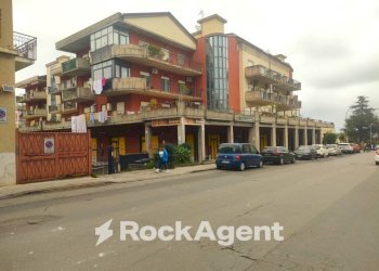 Facciata - Box viale Libertà, 188, Giarre - photo 2