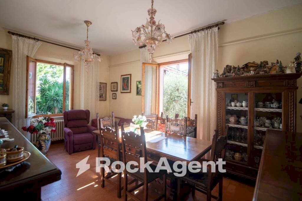 Salone - Villa viale I Maggio, 75, Fano - photo 1