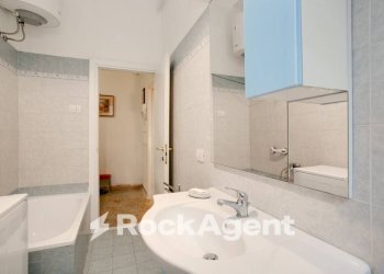 Bagno - Appartamento via Genzano, 128, Roma - foto 15